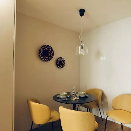 Center History 106 Letters Appartement Lissabon