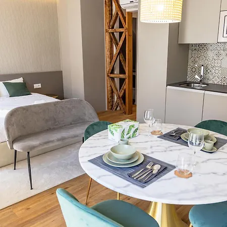 Center History 106 Letters Lissabon