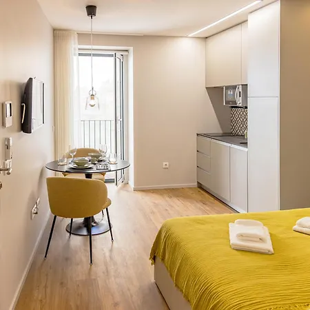 Center History 106 Letters Lissabon