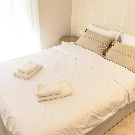 Center History 106 Letters Lissabon