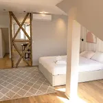 106 Letter - Charming In Historic Quarter Апартаменти *