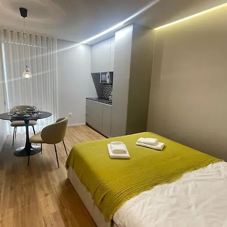 106 Letter - Charming In Historic Quarter *