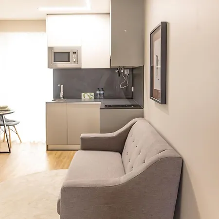 Apartamento Center History 106 Letters *