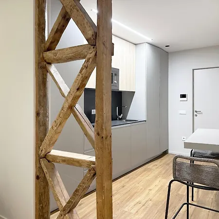 106 Letter - Charming In Historic Quarter *