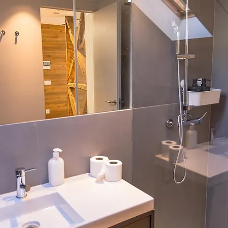 Center History 106 Letters * Lisbon