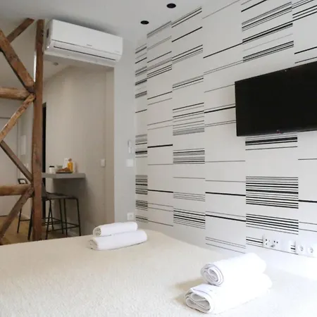 106 Letter - Charming In Historic Quarter * Lisboa