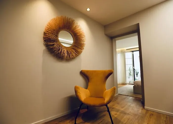 106 Letter - Charming In Historic Quarter *