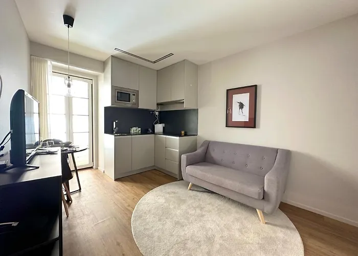 106 Letter - Charming In Historic Quarter *