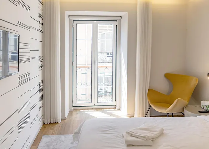 106 Letter - Charming In Historic Quarter