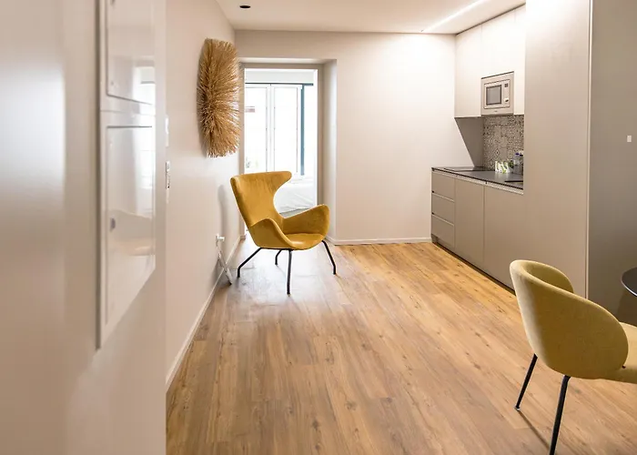 106 Letter - Charming In Historic Quarter *