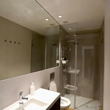 Center History 106 Letters Apartman