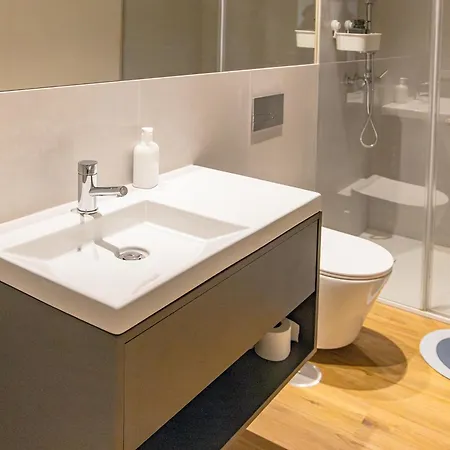 Apartman Center History 106 Letters *