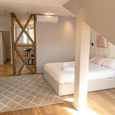 Center History 106 Letters Apartman *